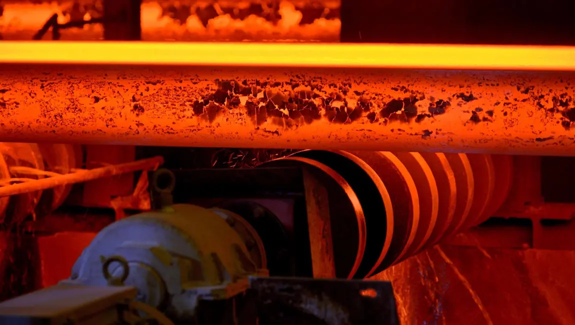 Kumera Drives for Metal Industries. Kumera Pinion stand gear units: Coiler gear units, Scissor drives, Leveler gear units, Draw bench drives, Sendzimir gear units.