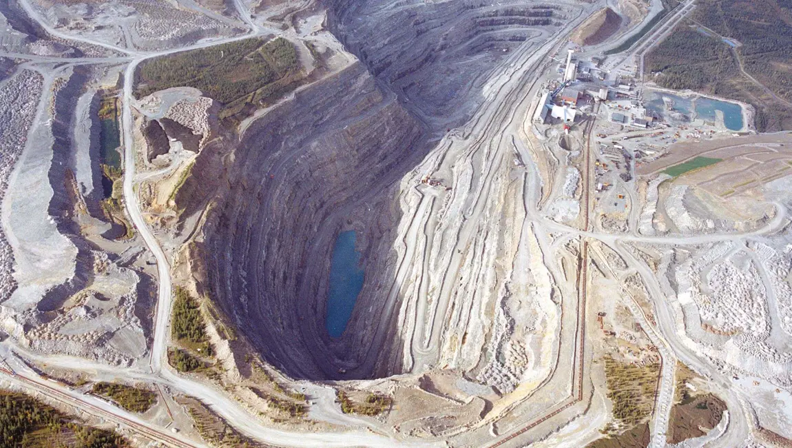 Kumera Drives for Mining & Minerals Processing. Kumera designs and manufactures a full range of gear units for critical mining applications, such as conveying, mixing, agitating and drying.