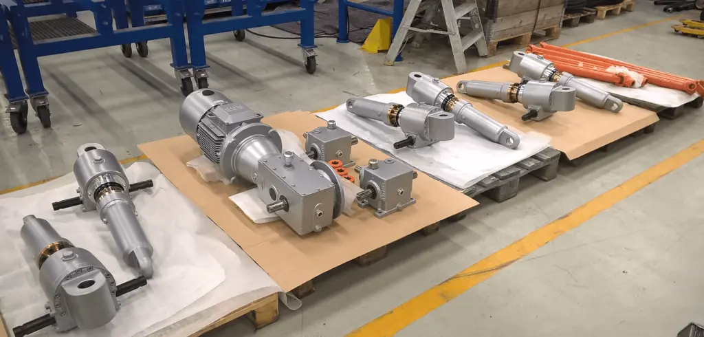 Kumera Anode Jacks. Smelters worldwide are served by Kumera Anode Jacking Systems securing high efficient pot operations. Since 1952 Kumera (Norgear) has been supplying Anode Jacking Systems for most used reduction technologies of aluminium production.